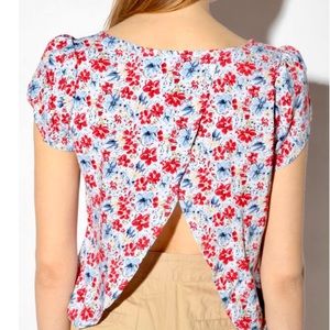 ☘️3 for $25 SALE! ☘️ Pins & Needles Tulip Back Top